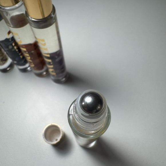 ALUMINATE LIFE crystal infused essential oil rollerballs set of 5 - Picture 6 of 10